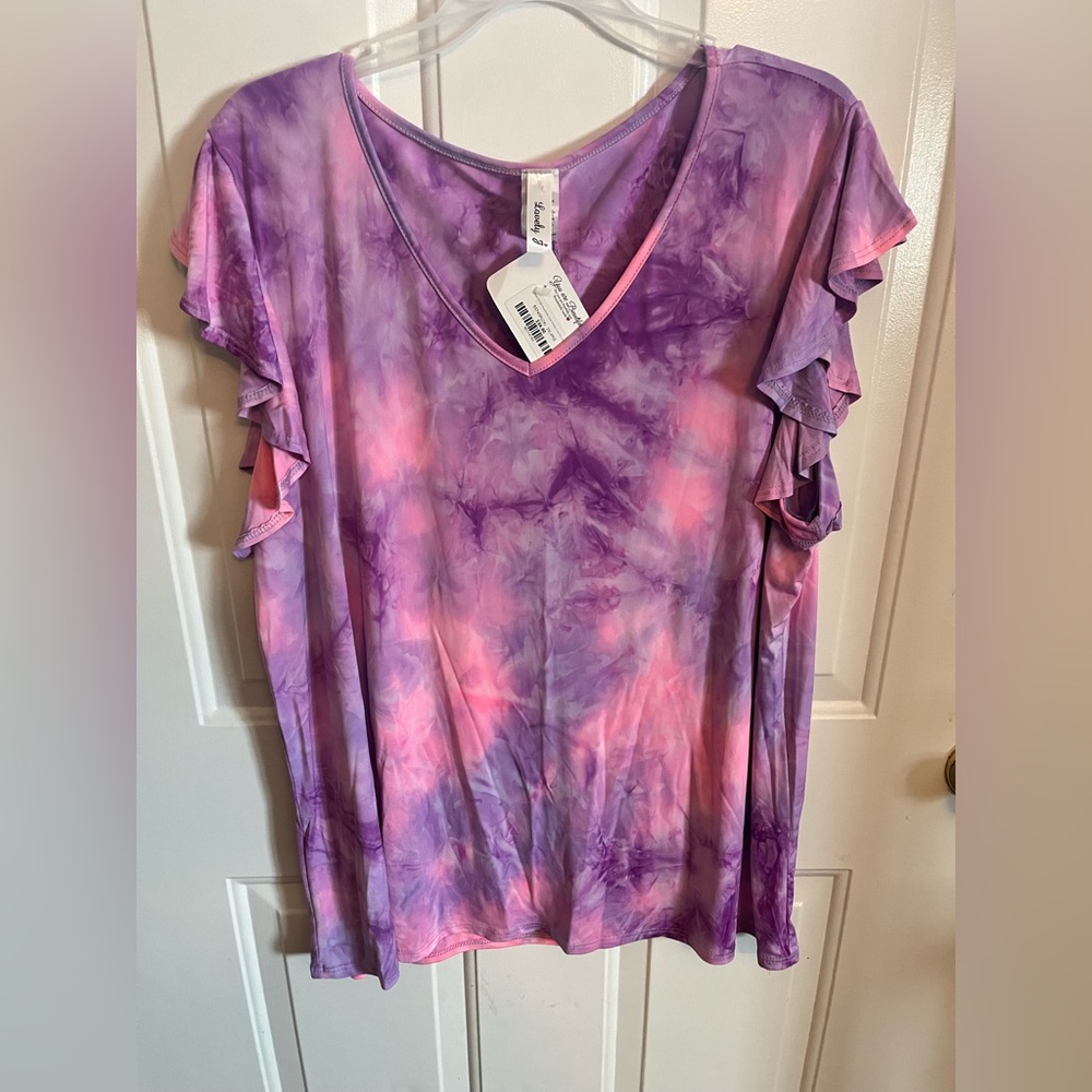 A boutique very soft v neck top